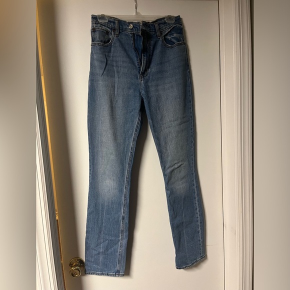 Abercrombie ultra high-rise 90s slim straight Jean, medium wash. Size 27 (4) - Picture 1 of 3